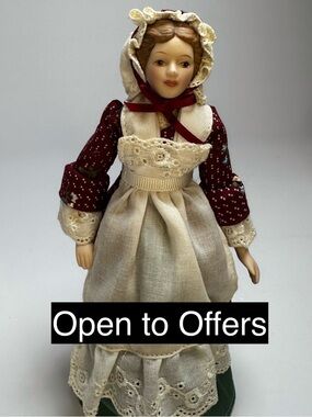 Vintage Avon 1987 Porcelain Doll | Victorian Colonial Style | Avon Canada
